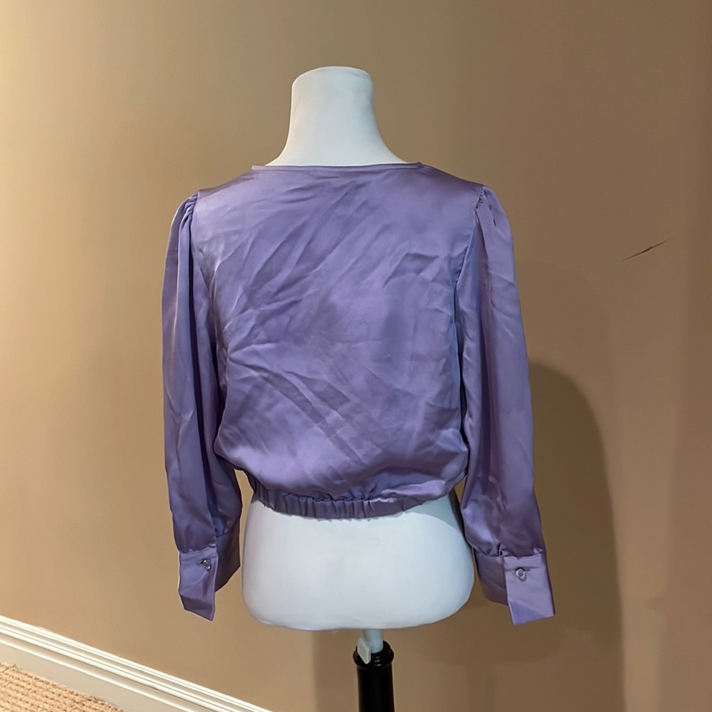 Gorgeous Zara lilac long sleeve v-neck top - Picture 2 of 4